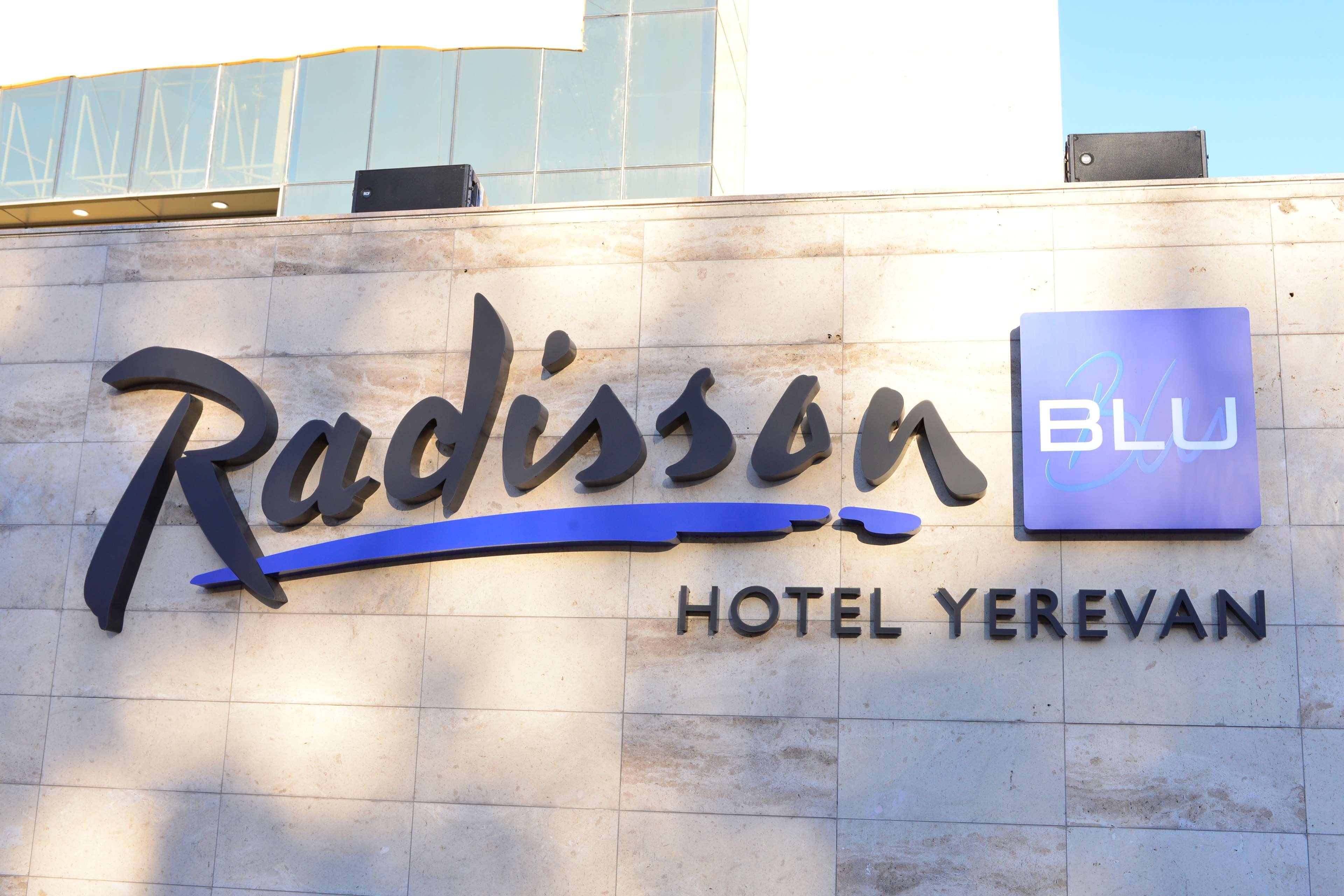 Radisson Blu Hotel Erivan Dış mekan fotoğraf
